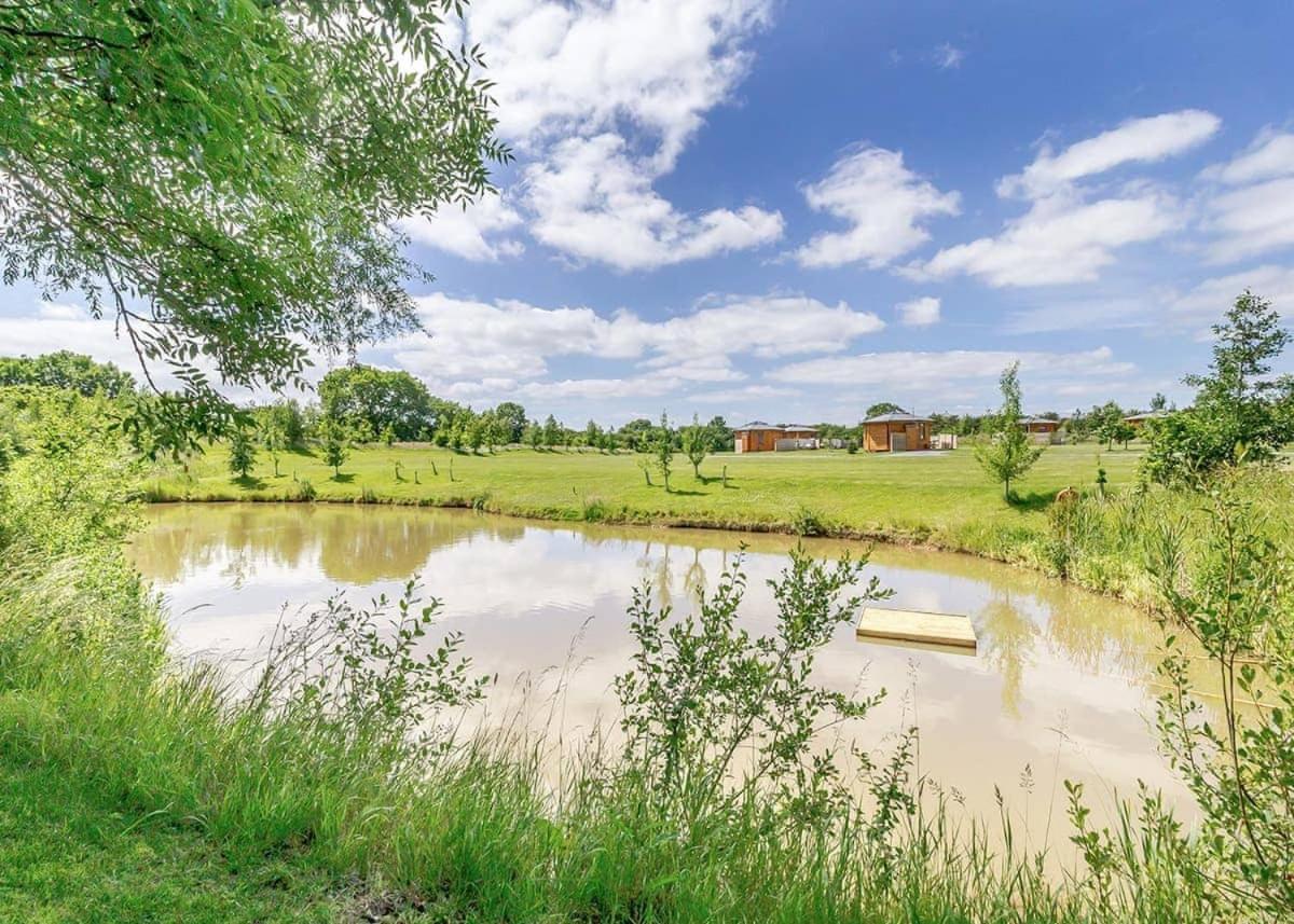 Green Meadows Park Garton Exterior photo