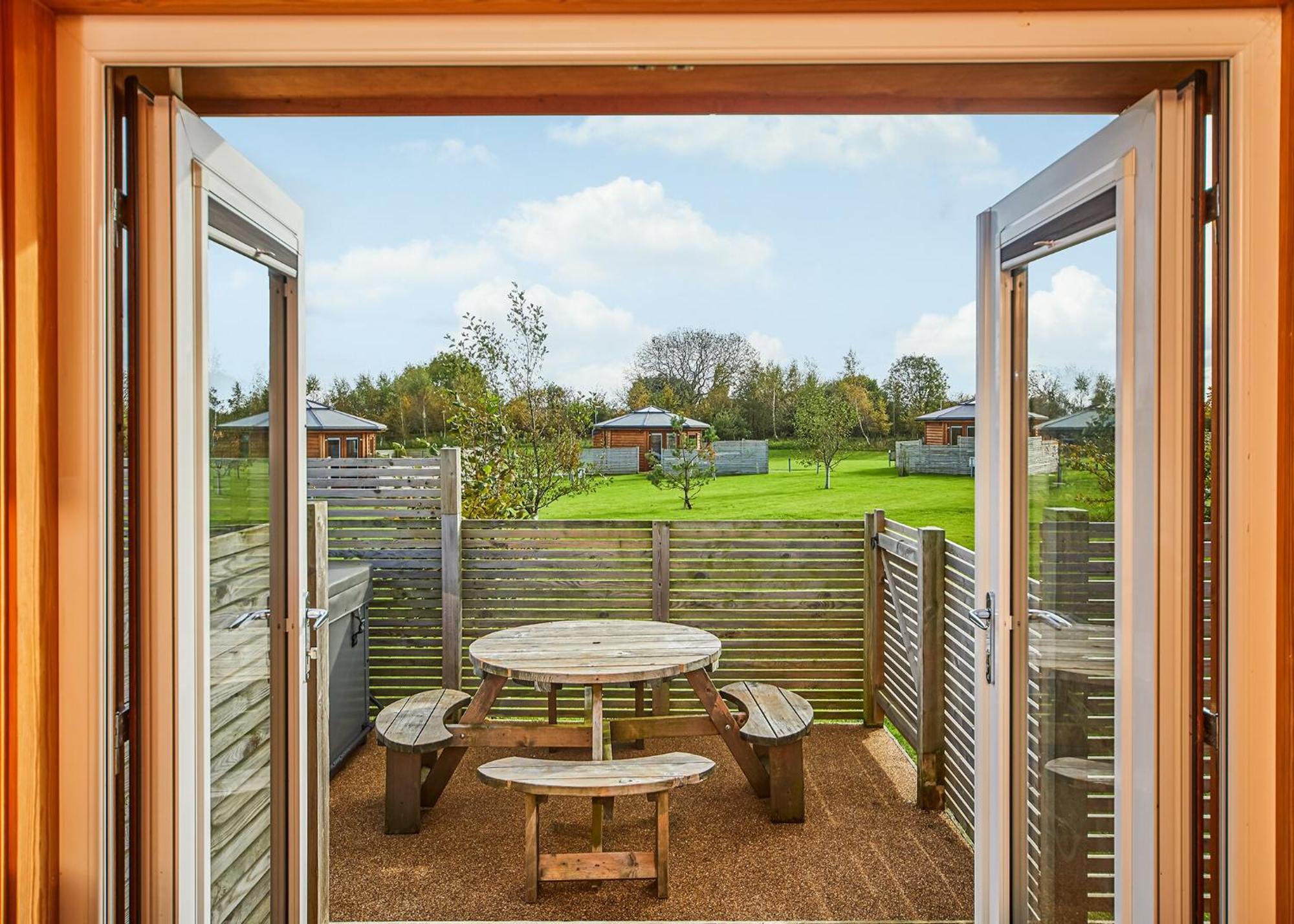 Green Meadows Park Garton Room photo